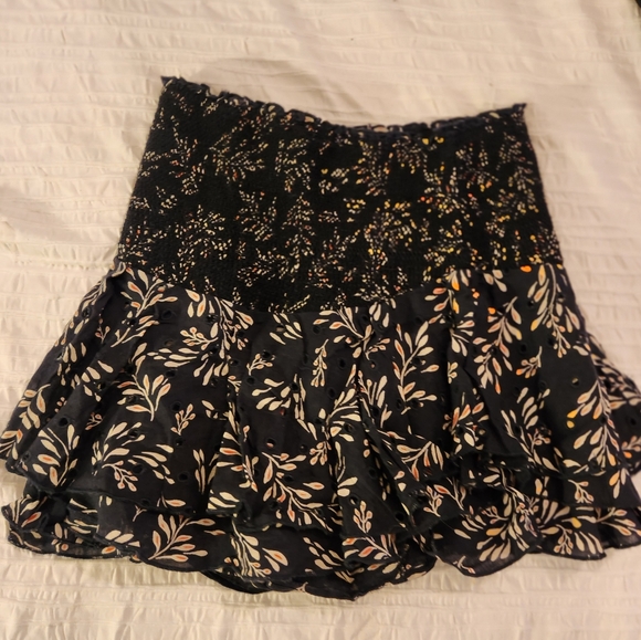 Zara black floral eyelet mini sports size small to medium - Picture 3 of 11